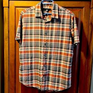 John Varvatos 🌟 USA short sleeve shirt in really nice pre owned condition